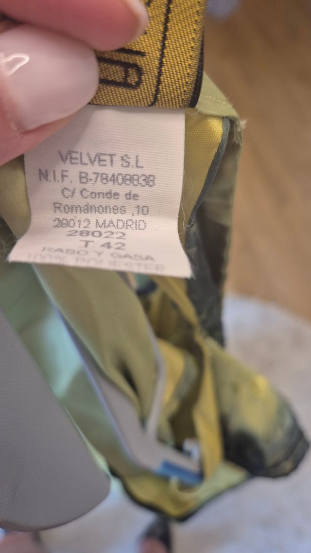 Vestido cóctel verde oliva