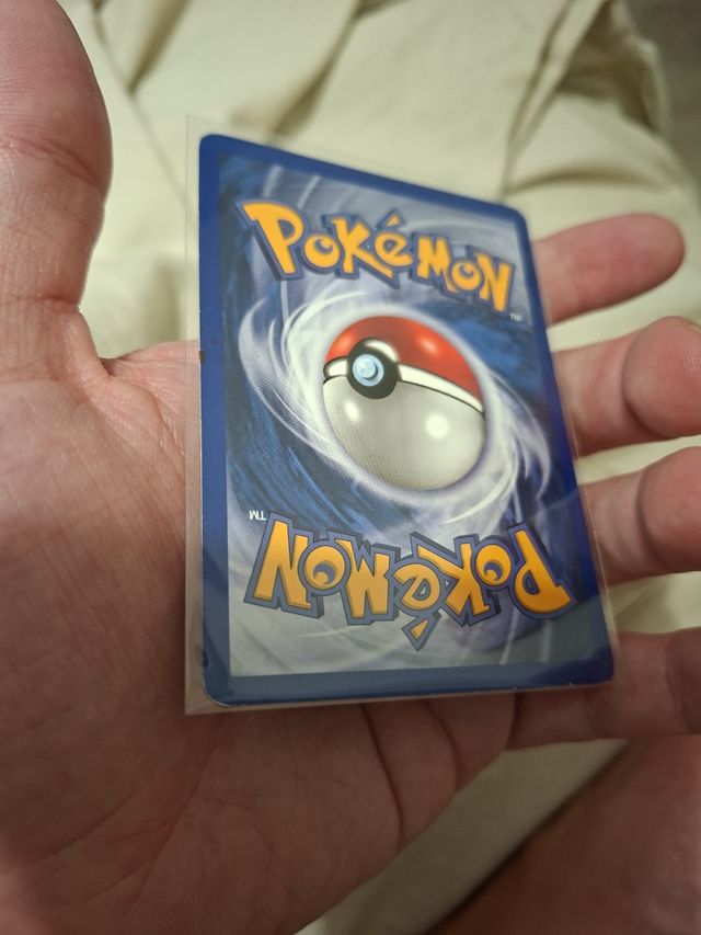 Metapod Reverse Holo 54/110
Caterpie y nidorino 