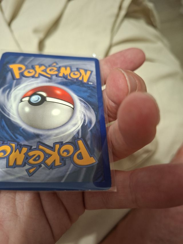 Metapod Reverse Holo 54/110
Caterpie y nidorino 