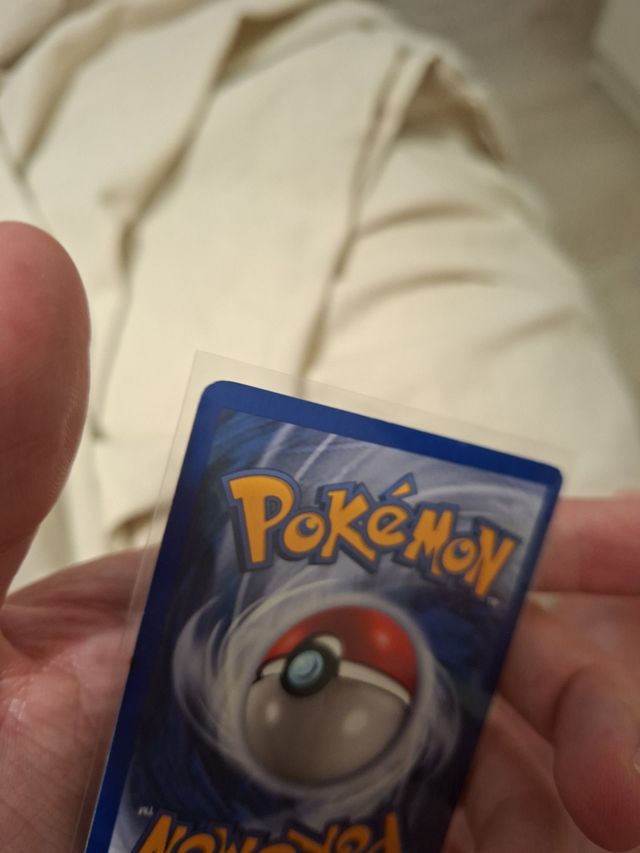 Metapod Reverse Holo 54/110
Caterpie y nidorino 