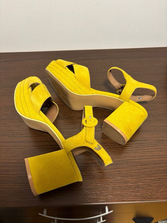 Sandalias Gioseppo amarillas tacón