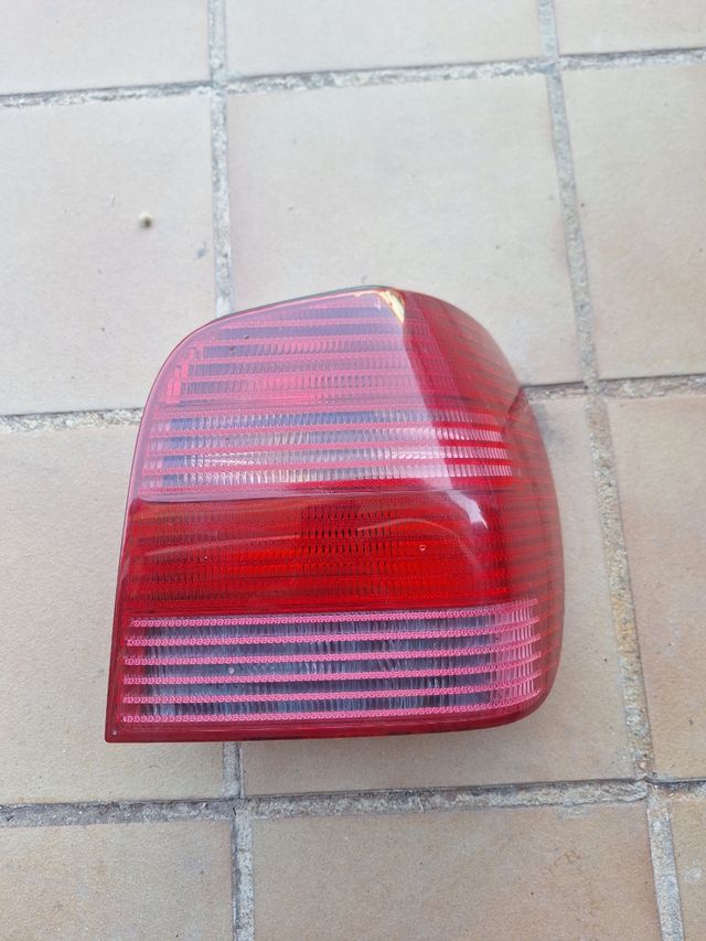 Piloto trasero derecho Polo 6N2