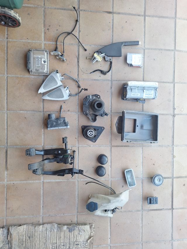 Parrilla frontal Polo 6N2