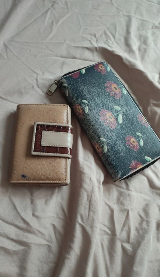 Carteras Anna y Robert: Beige y Negra