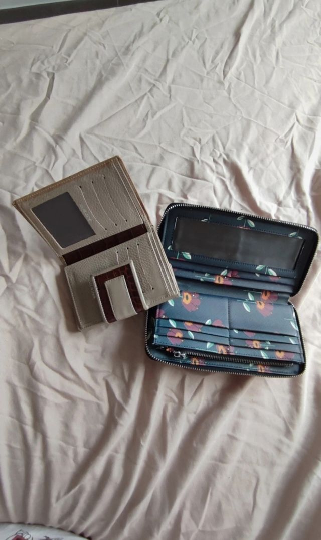 Carteras Anna y Robert: Beige y Negra