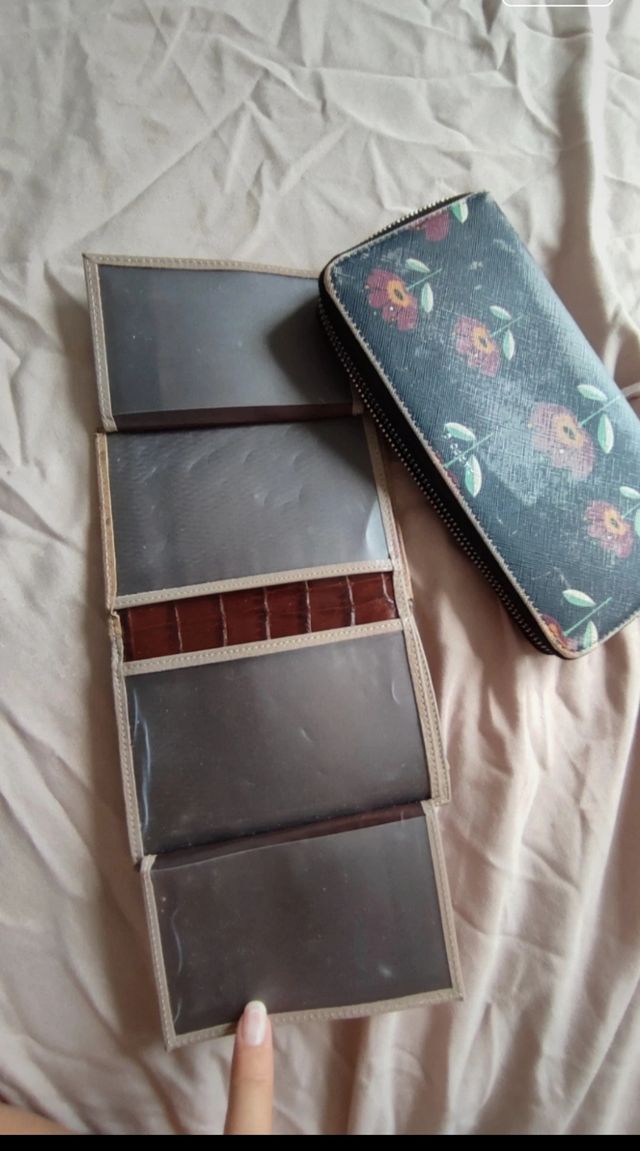 Carteras Anna y Robert: Beige y Negra