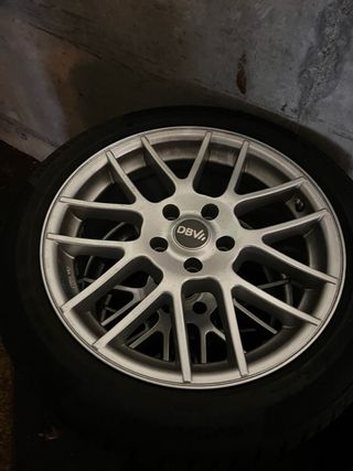4 Llantas de aleación 17" con neumáticos