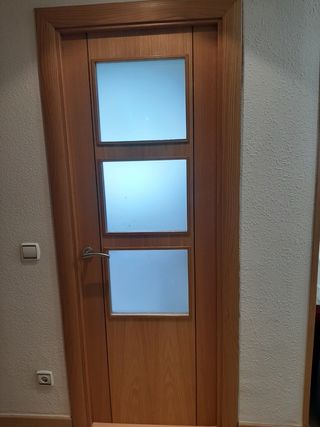 Bonita puerta interior madera roble macizo cristal