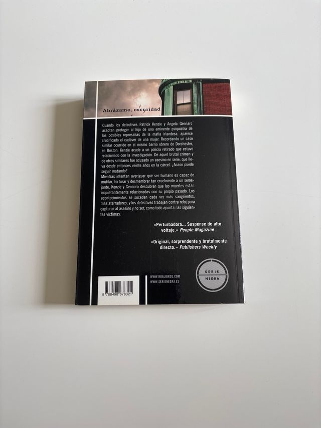 Abrazame, oscuridad (NOVELA POLICÍACA) (Spanish...