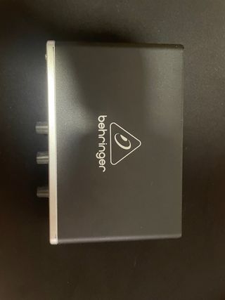 Interfaz de Audio Behringer U-phoria UM22