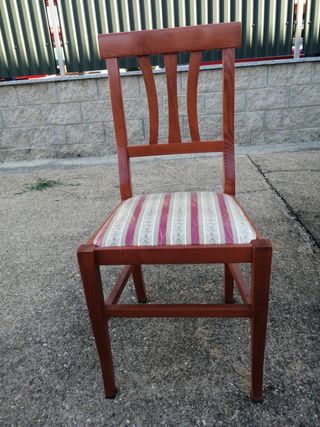Tavolo legno allungabile 
con 6 sedie