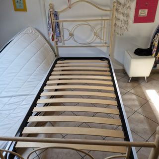 Letto singolo ferro battuto beige