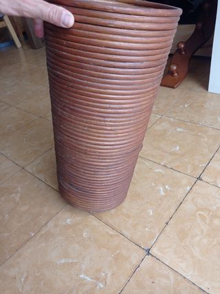 Macetero de mimbre plantas o paraguas