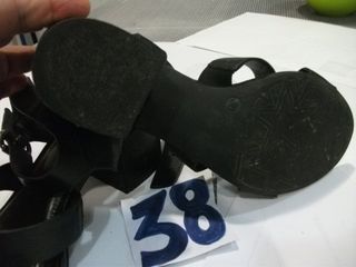 Sandalias rojas PADEVI, negras, botines. T.38