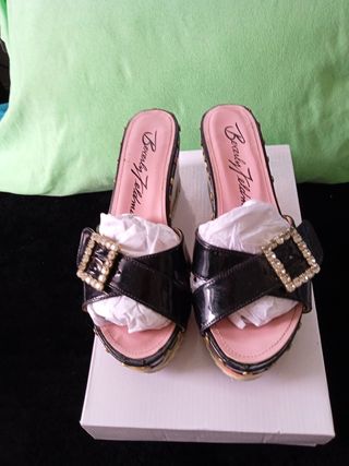 Sandalias Beverly Feldman 37