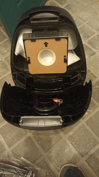 Aspiradora AmazonBasics con bolsa