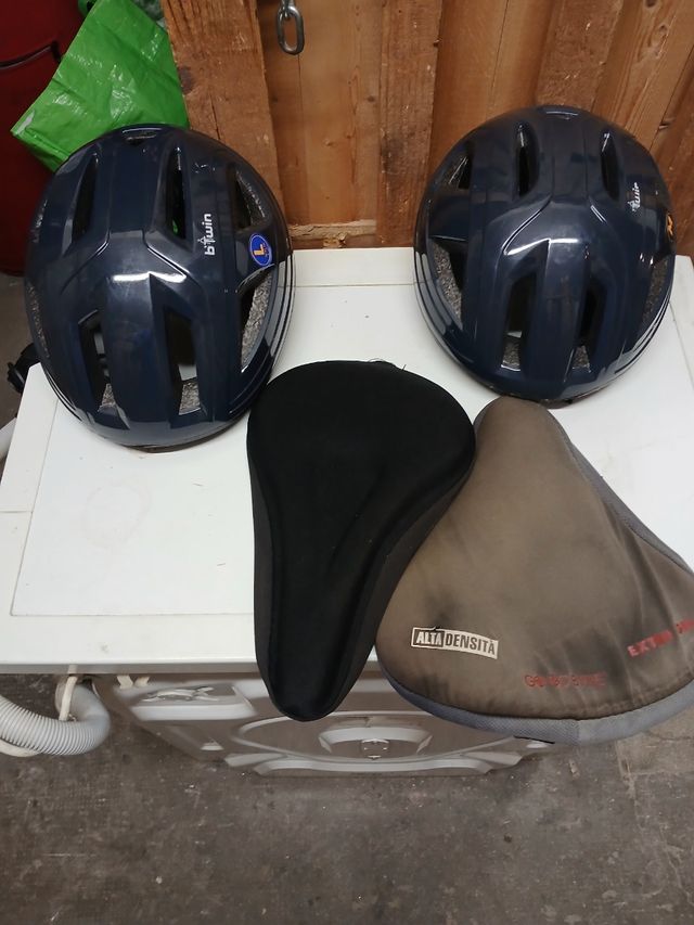 2 Caschi bici usati