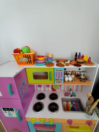 Cocinita juguete infantil con accesorios

