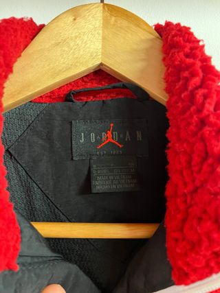 Chaqueta Jordan niño roja