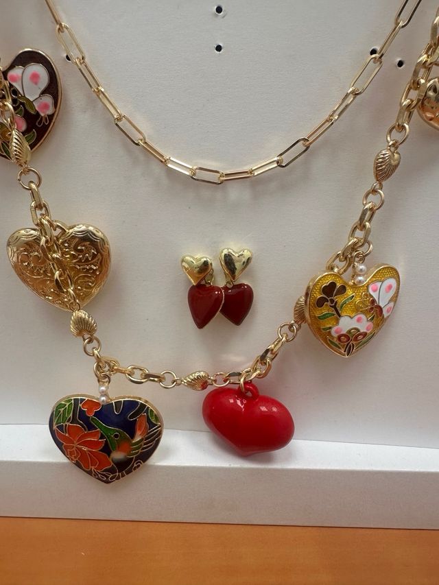 Collar y pendientes Zara dorados rojos