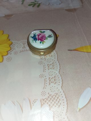 Scatola porta pillole vintage