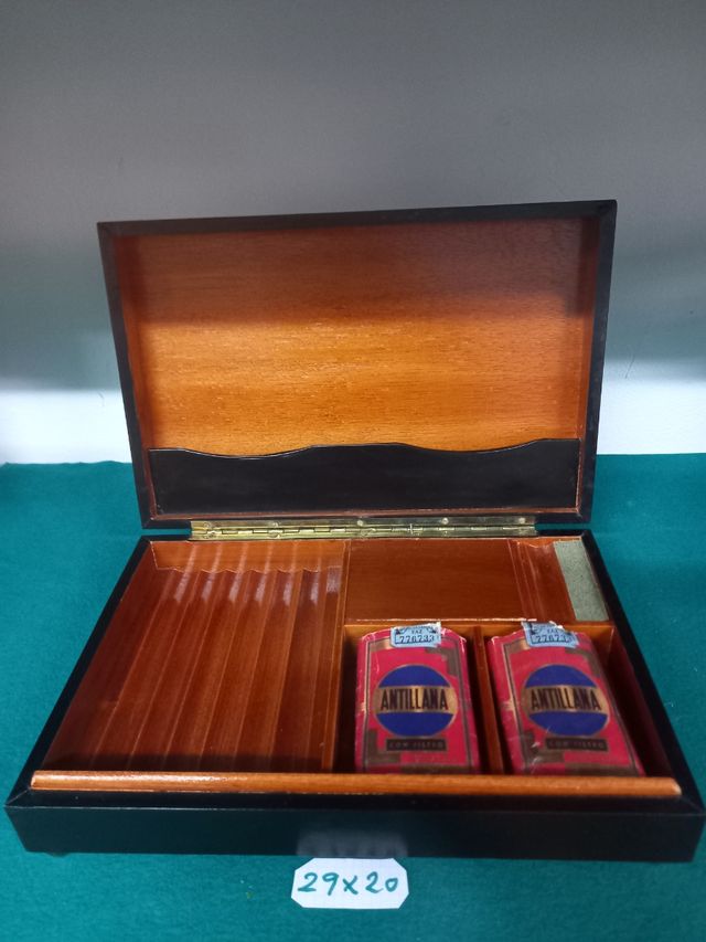 Antico portasigari 29x20