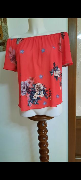 Blusa rossa fiori - spalle scoperte