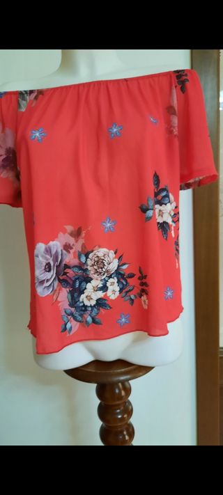 Blusa rossa fiori - spalle scoperte