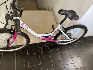 bicicleta rosa y blanca 24 teens