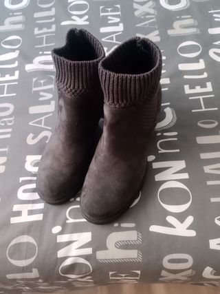 Botines grises de ante