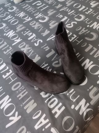 Botines grises de ante