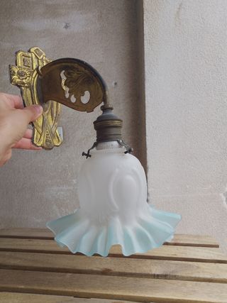 Aplique antiguo latón y cristal tulipa