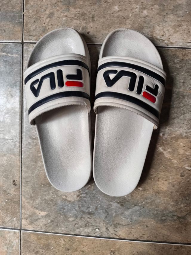Chanclas Fila blancas