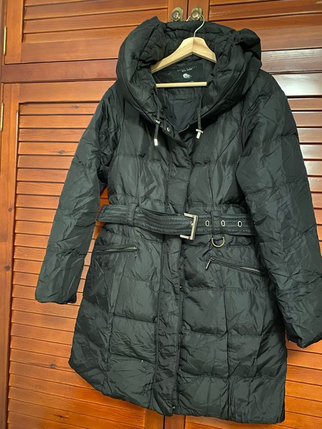 Parka Zara negra mujer de plumón
