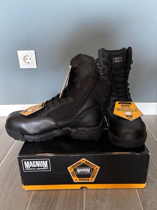 Botas Magnum Stealth Force 8.0 CT SZ 
TALLA 44