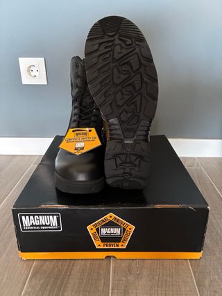 Botas Magnum Stealth Force 8.0 CT SZ 
TALLA 44