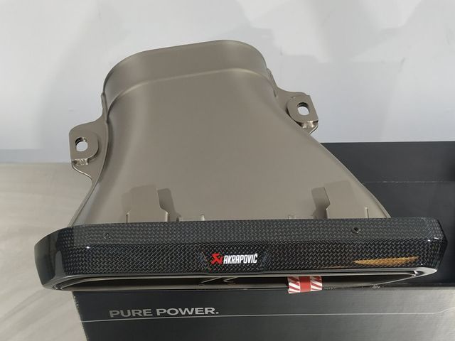 Colas de escape Akrapovic Mercedes w213 E63 AMG