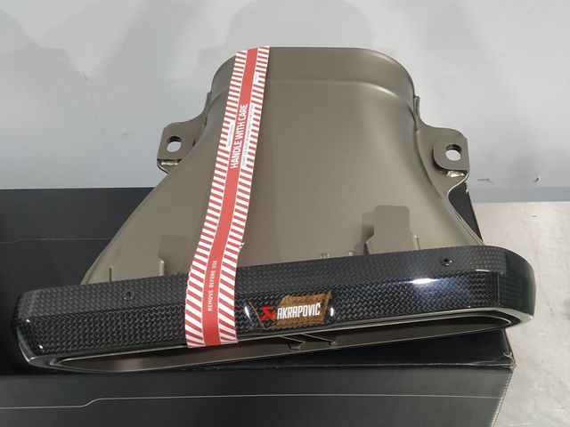 Colas de escape Akrapovic Mercedes w213 E63 AMG