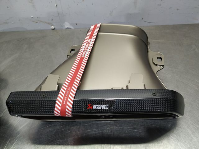 Colas de escape Akrapovic Mercedes w213 E63 AMG