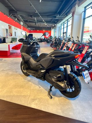 HONDA ADV 350 - Moto Scooter