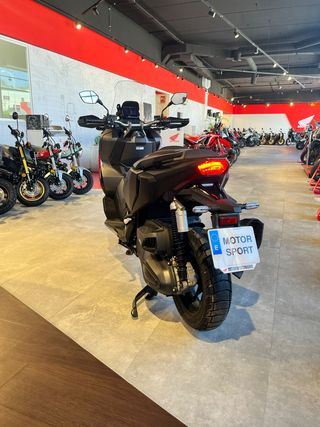 HONDA ADV 350 - Moto Scooter
