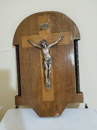 Crucifijo antiguo de madera