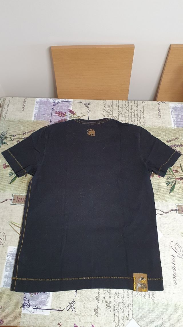 Camiseta Valentino Rossi negra y dorada