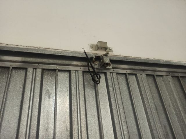 Puerta garaje basculante- Eléctrica.Bajada precio!