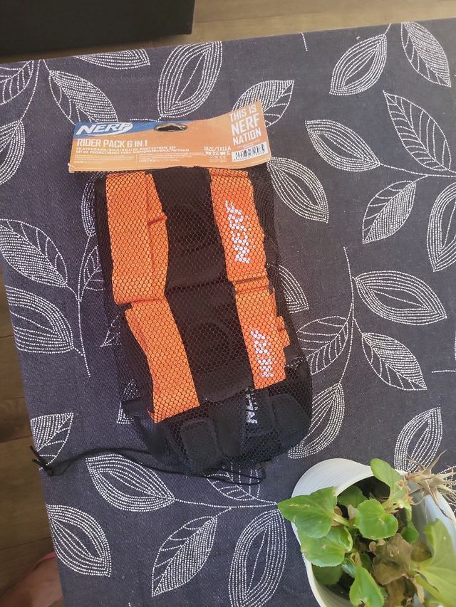 Rodilleras y coderas NERF Rider Pack