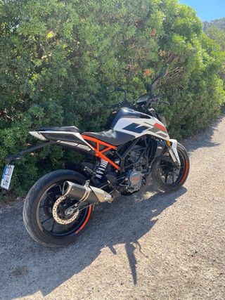 KTM Duke 125 - Moto Impecable