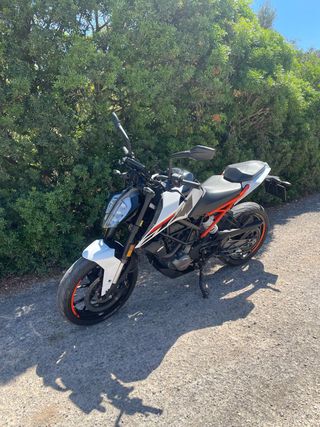 KTM Duke 125 - Moto Impecable