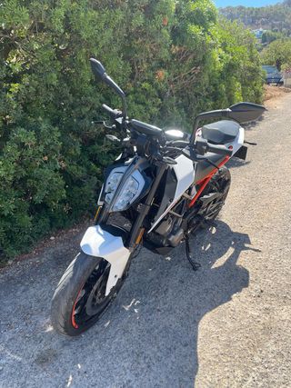 KTM Duke 125 - Moto Impecable