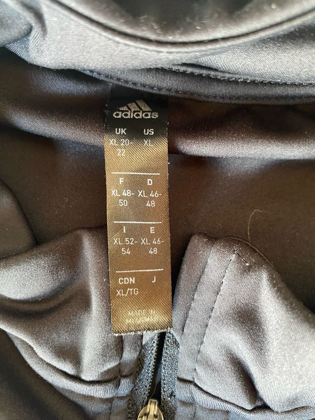 Sudadera Adidas negra deporte