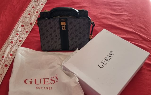 Bolso GUESS negro y gris